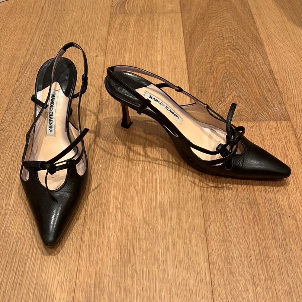 Manolo Blahnik Grigera pointy toe slingback black 38